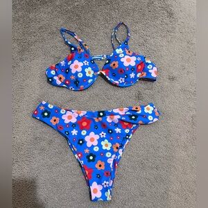 This is a brand new swimsuit from Shein that has never been worn.